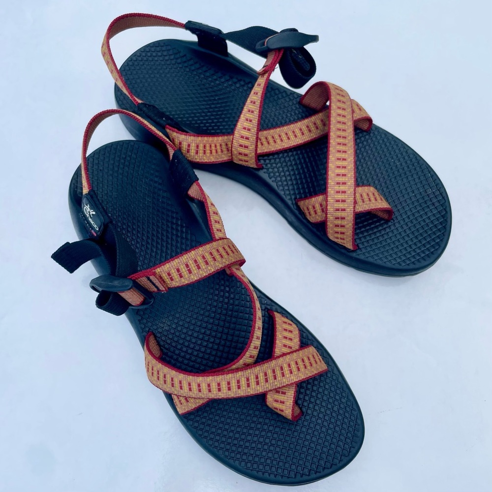 CHACO Women's Z2 classic athletic/hiking SIZE 11